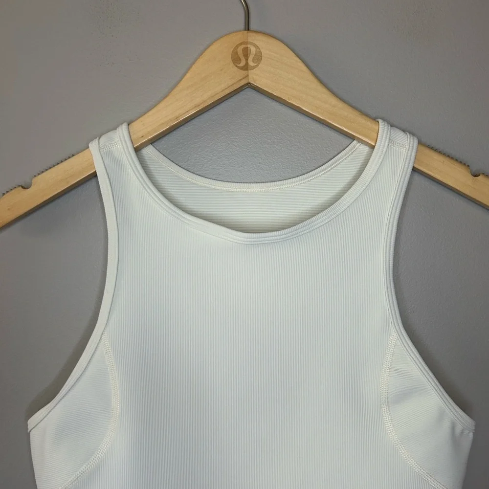 Lululemon Ribbed Contour Racerback Cropped Yoga‎ Tank Top Ivory Cream fits 6/8
